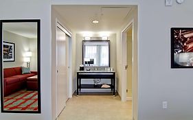 Hampton Inn And Suites Cincinnati - Downtown
