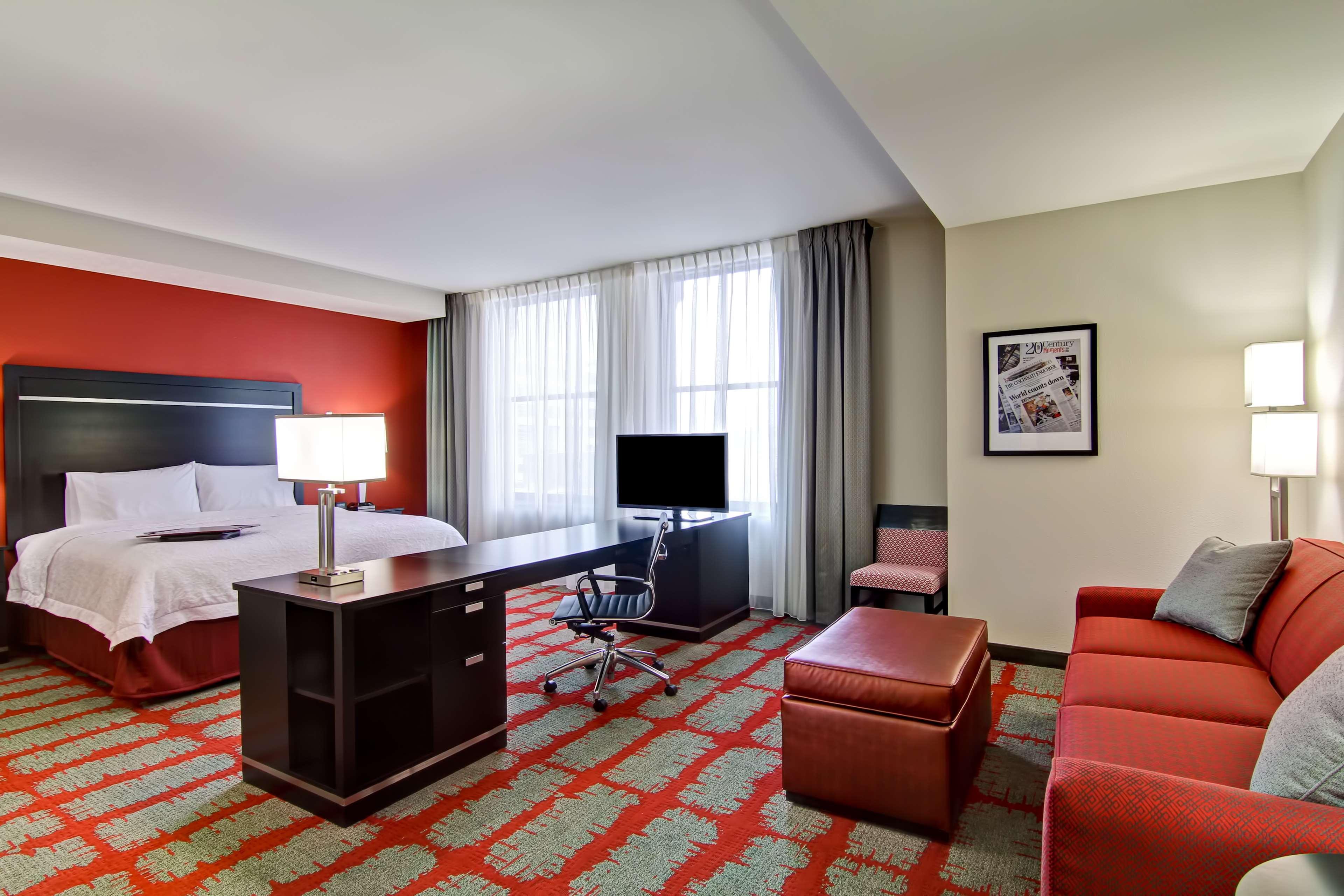 Hampton Inn And Suites Cincinnati - Downtown Exterior foto