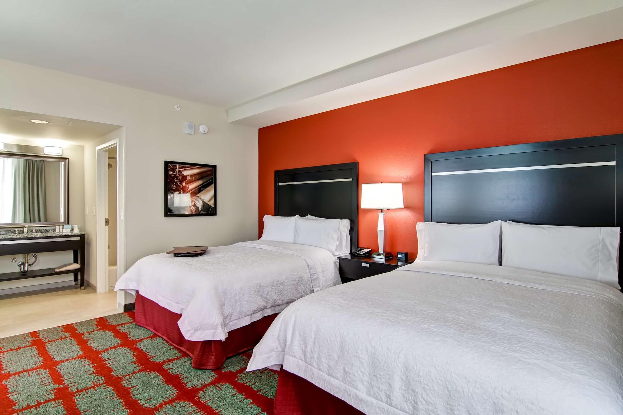 Hampton Inn And Suites Cincinnati - Downtown Exterior foto