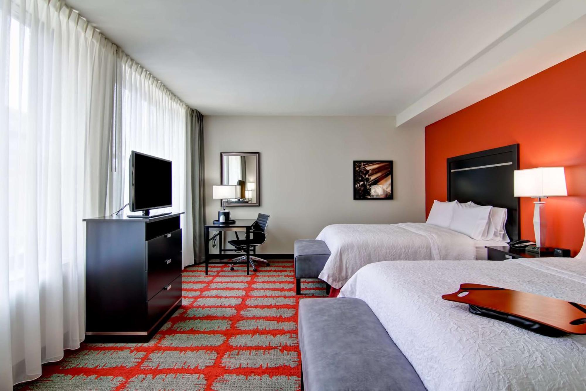 Hampton Inn And Suites Cincinnati - Downtown Exterior foto