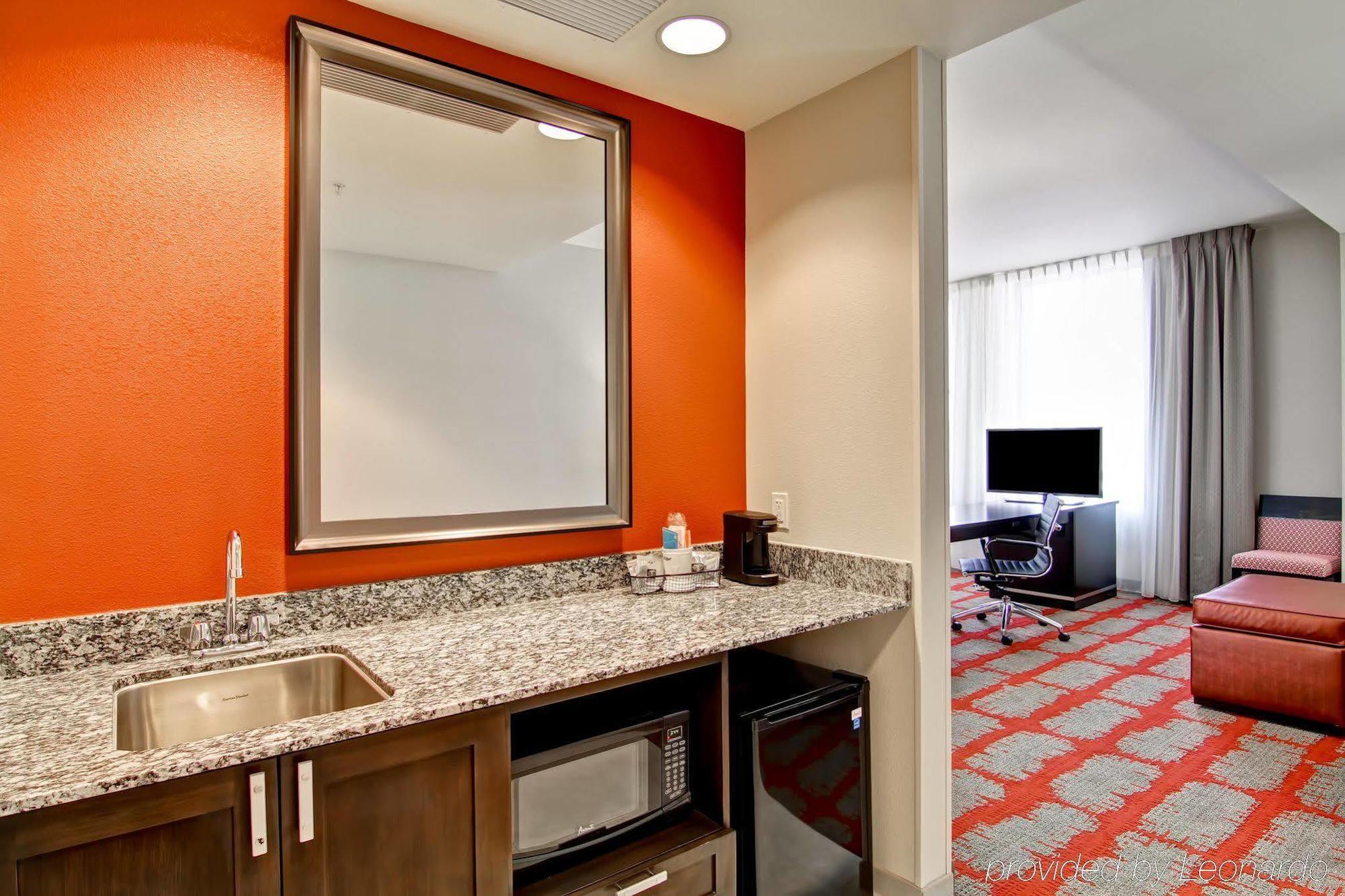 Hampton Inn And Suites Cincinnati - Downtown Exterior foto
